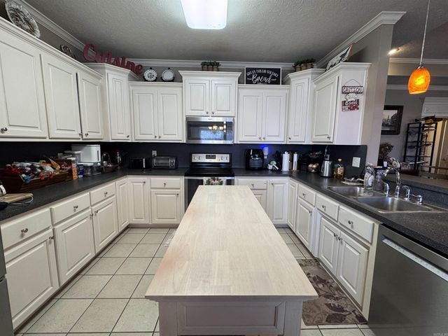 17 Emma Drive, Cabot, AR 72023