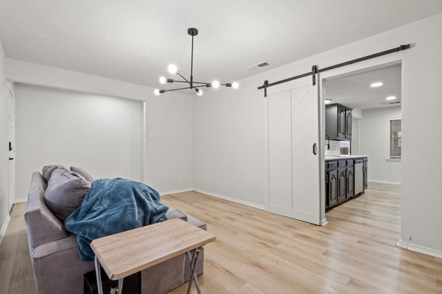 514 Bow Arrow Drive, Dallas, TX 75224