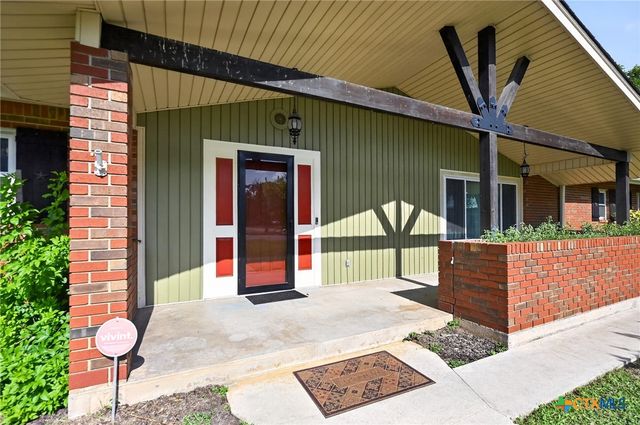 2210 N East Street, Belton, TX 76513