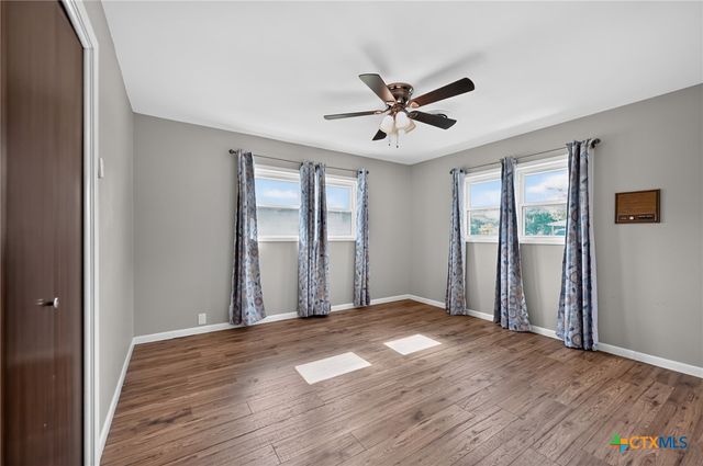 2210 N East Street, Belton, TX 76513