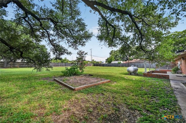 2210 N East Street, Belton, TX 76513