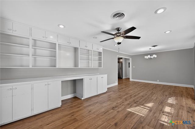 2210 N East Street, Belton, TX 76513