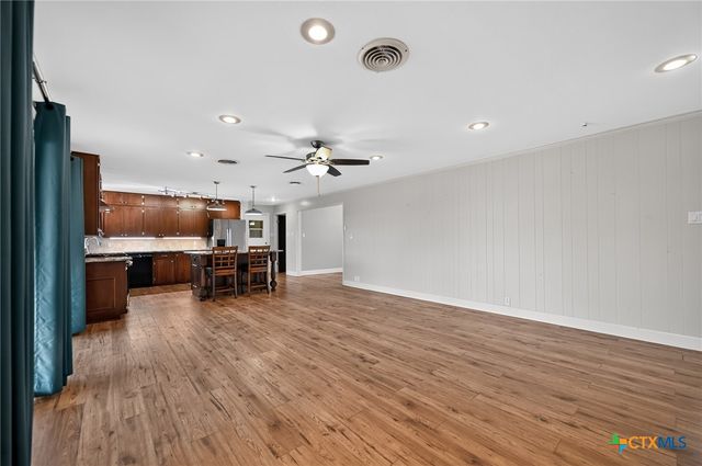 2210 N East Street, Belton, TX 76513