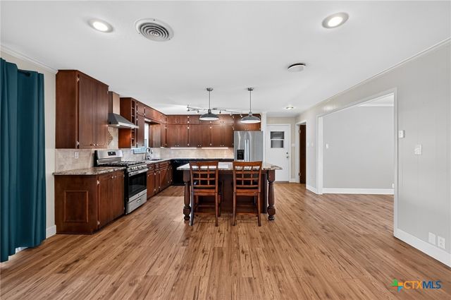 2210 N East Street, Belton, TX 76513