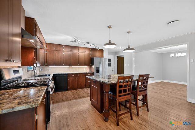 2210 N East Street, Belton, TX 76513