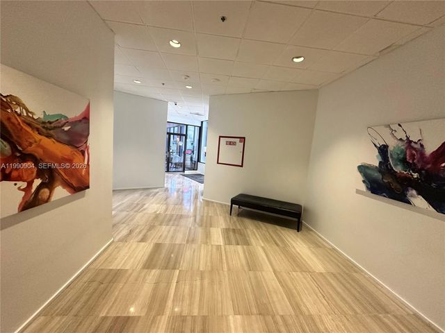 100 Bayview Dr 911, Sunny Isles Beach, FL 33160