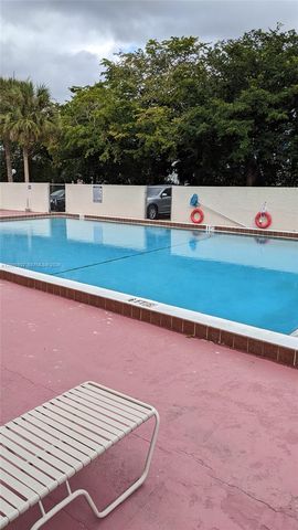2701 Riverside Dr 206-B, Coral Springs, FL 33065