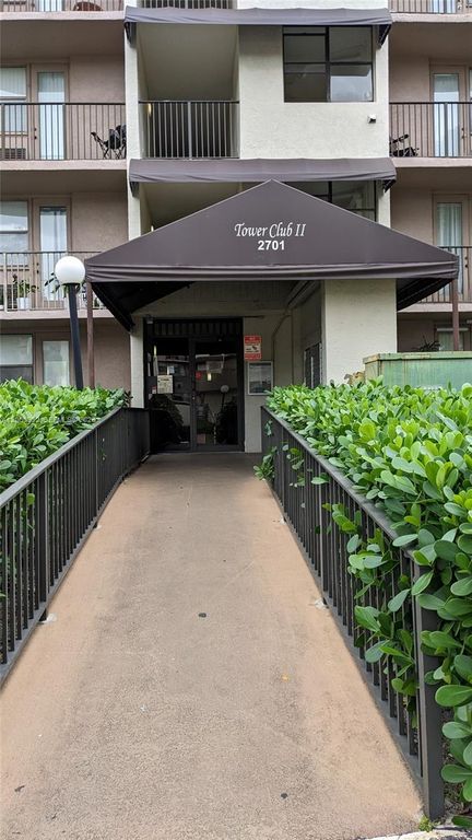 2701 Riverside Dr 206-B, Coral Springs, FL 33065