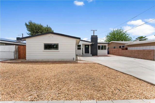318 W Avenue J10, Lancaster, CA 93534