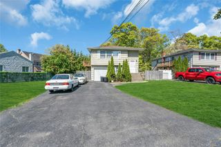 106 Summit Drive, Smithtown, NY 11787