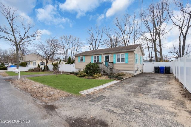 965 Gloucester Avenue, Brick, NJ 08723