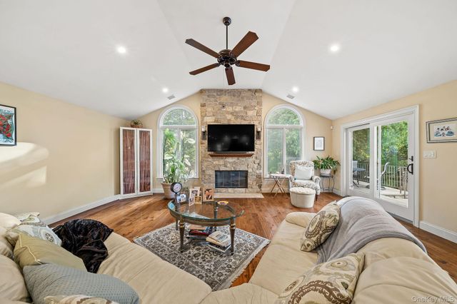14 Kay Street, Jericho, NY 11753