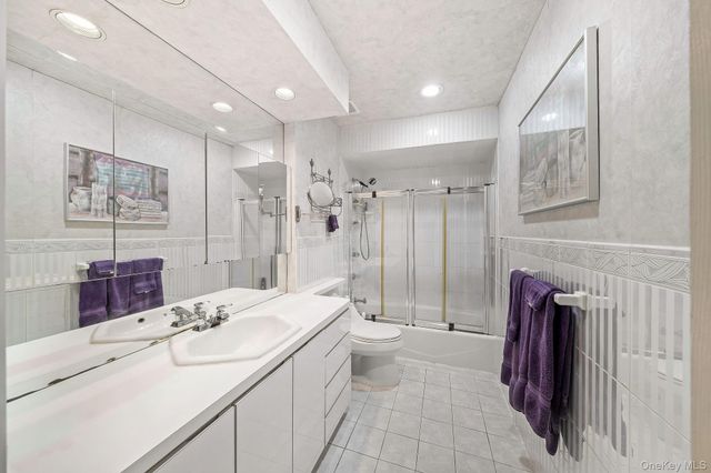 14 Kay Street, Jericho, NY 11753