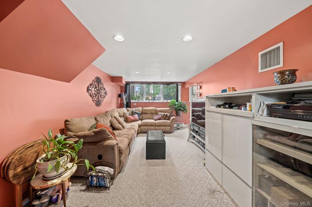 14 Kay Street, Jericho, NY 11753