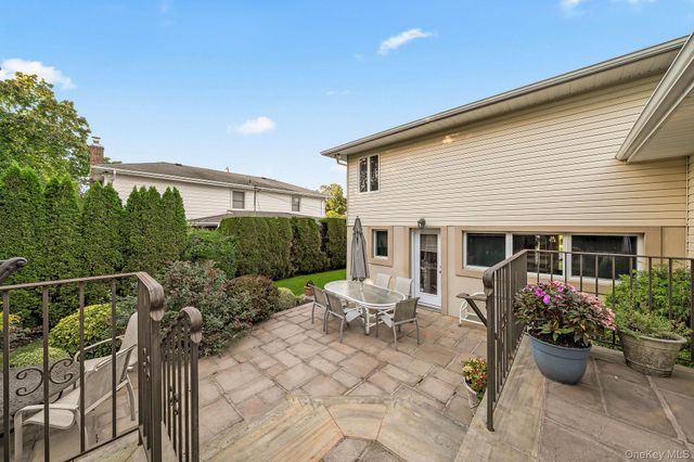 14 Kay Street, Jericho, NY 11753