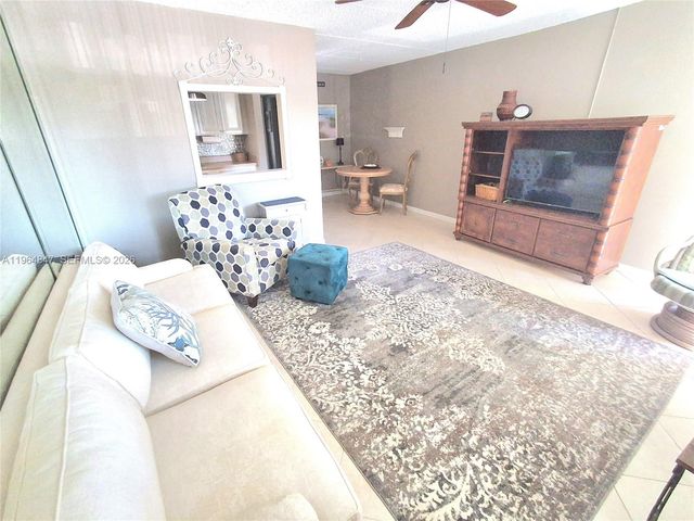 3000 Springdale Blvd V207, Palm Springs, FL 33461