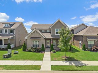 6437 Armstrong Dr, Hermitage, TN 37076