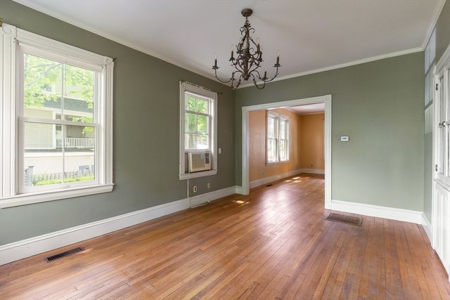 24 Mt Vernon St, Reading, MA 01867