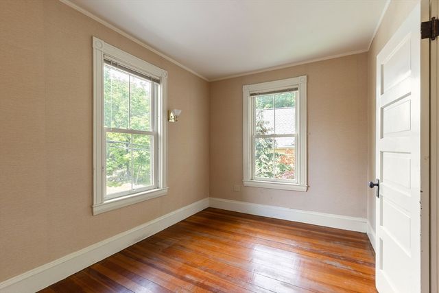 24 Mt Vernon St, Reading, MA 01867