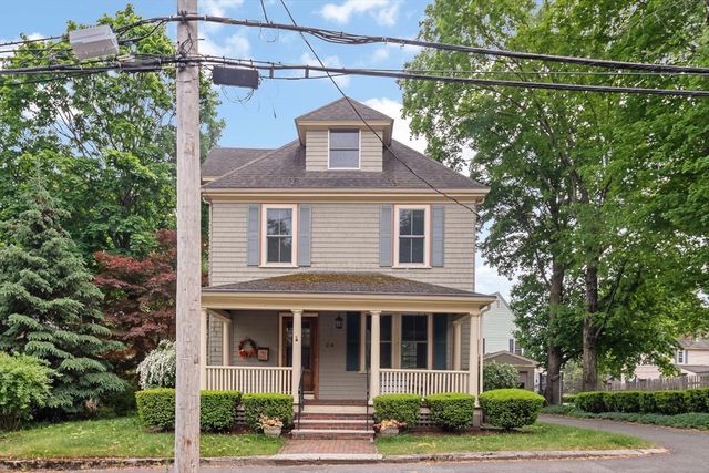 24 Mt Vernon St, Reading, MA 01867
