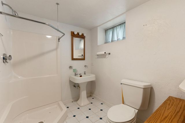 24 Mt Vernon St, Reading, MA 01867