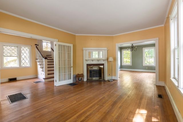 24 Mt Vernon St, Reading, MA 01867