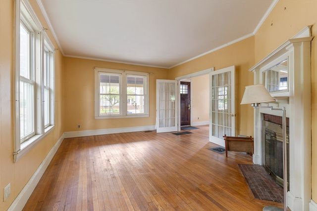 24 Mt Vernon St, Reading, MA 01867