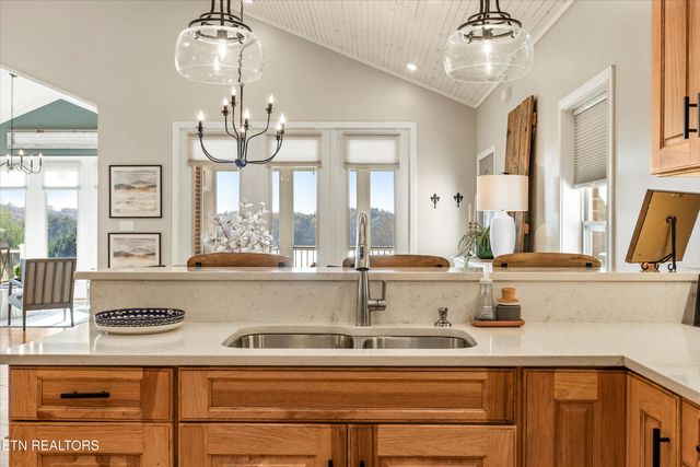 115 Southcove Drive, Greenback, TN 37742