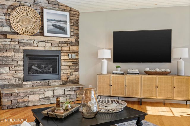 115 Southcove Drive, Greenback, TN 37742