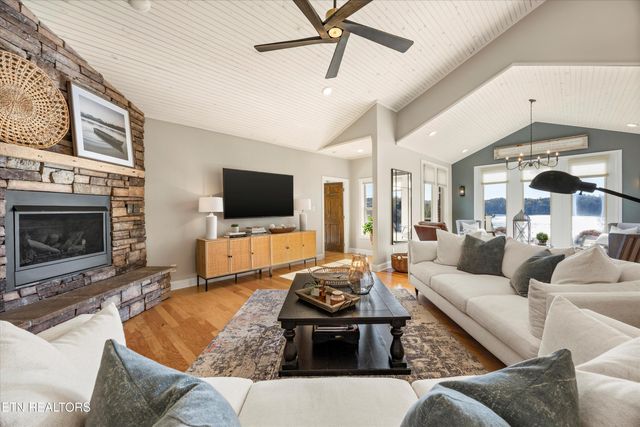 115 Southcove Drive, Greenback, TN 37742