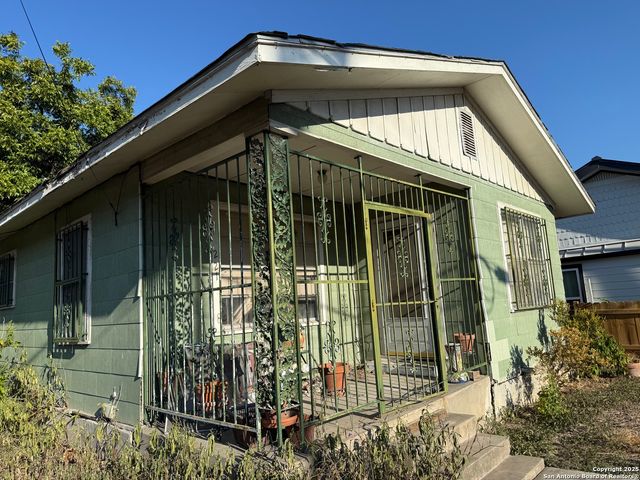 221 Somerset, San Antonio, TX 78211