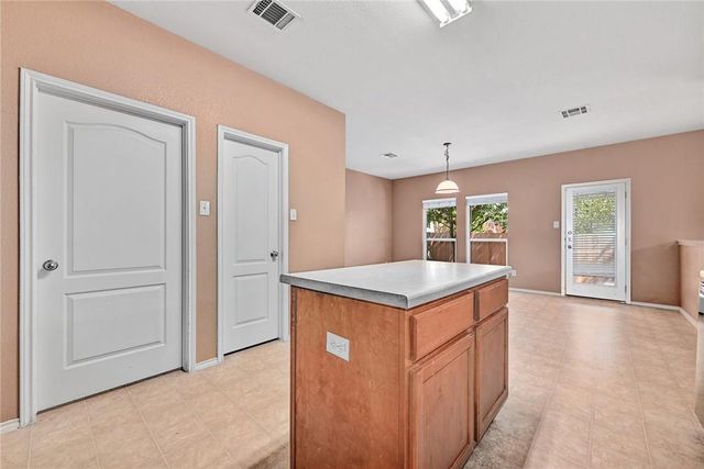 2049 Rachel LN, Round Rock, TX 78664