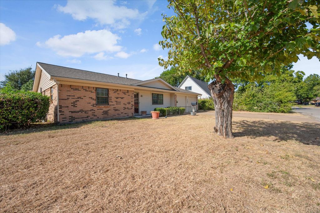 3504 Carriage Hill Drive, Forest Hill, TX 76140 — photo 3