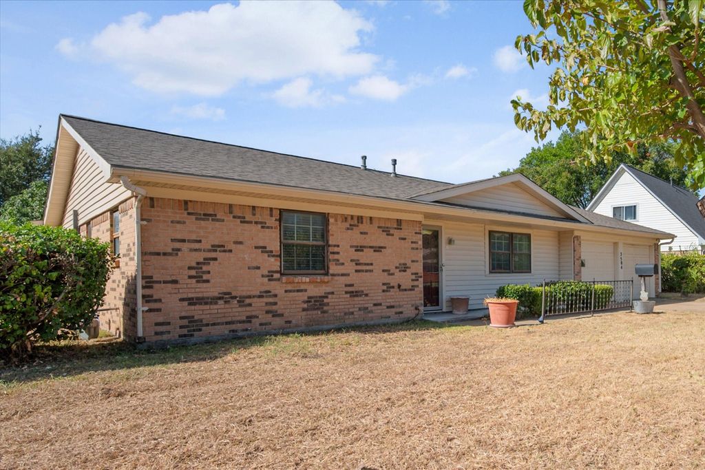 3504 Carriage Hill Drive, Forest Hill, TX 76140 — photo 4