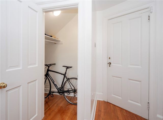 1 Oakwood Terrace 7, Newport, RI 02840