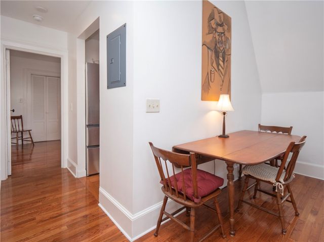 1 Oakwood Terrace 7, Newport, RI 02840