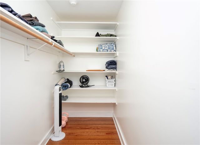 1 Oakwood Terrace 7, Newport, RI 02840