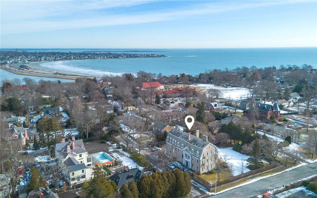 1 Oakwood Terrace 7, Newport, RI 02840