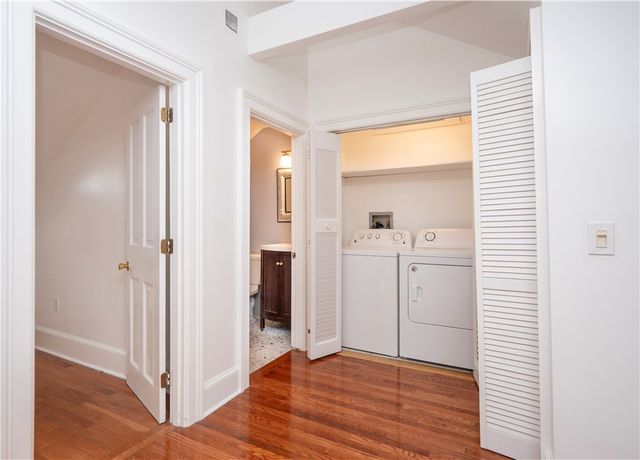 1 Oakwood Terrace 7, Newport, RI 02840