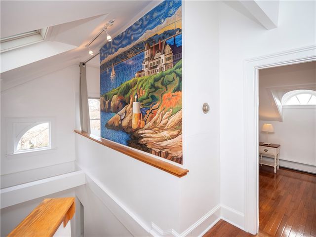 1 Oakwood Terrace 7, Newport, RI 02840