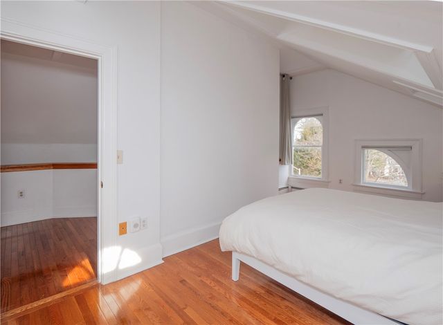 1 Oakwood Terrace 7, Newport, RI 02840