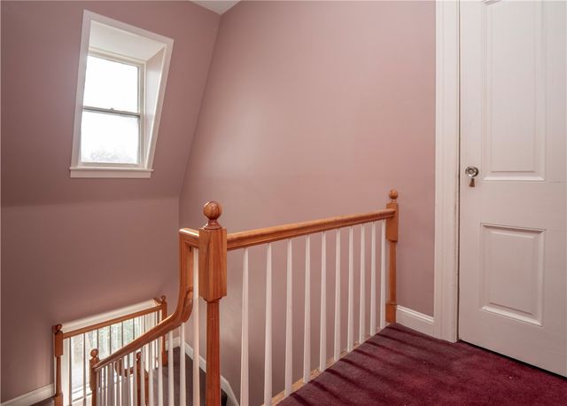 1 Oakwood Terrace 7, Newport, RI 02840