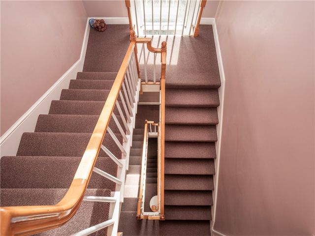 1 Oakwood Terrace 7, Newport, RI 02840