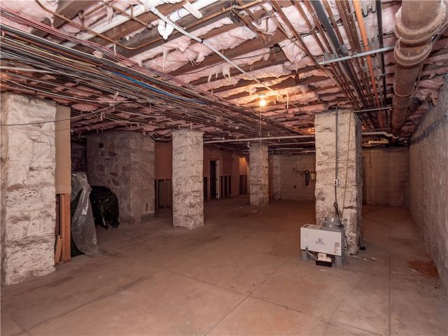 1 Oakwood Terrace 7, Newport, RI 02840