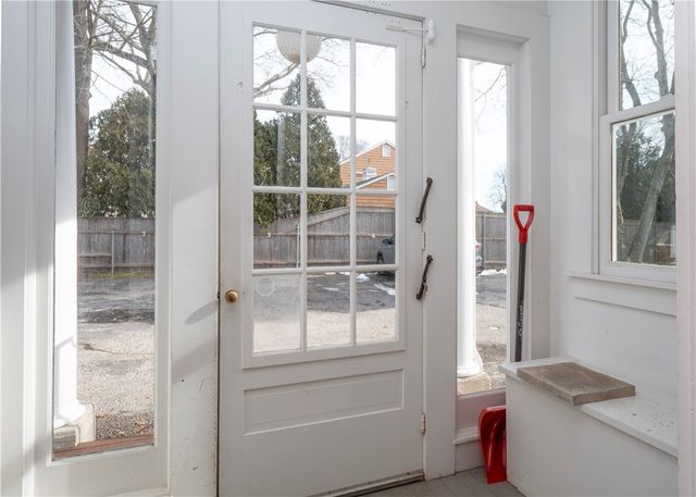 1 Oakwood Terrace 7, Newport, RI 02840