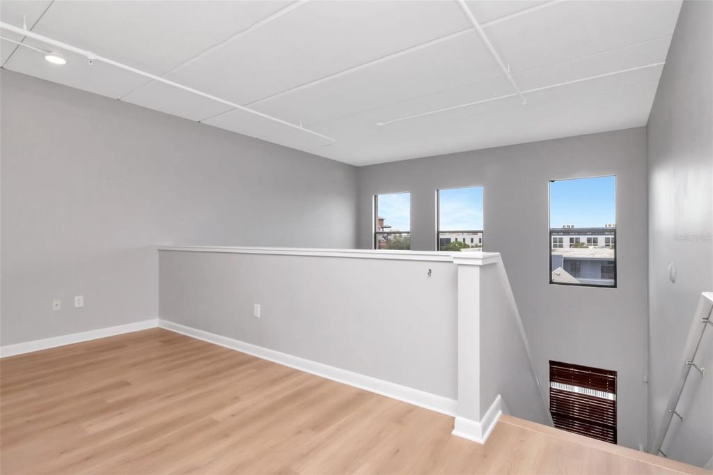 Image 11 of property listing at 1621 E 4TH AVENUE 202, Tampa, FL 33605