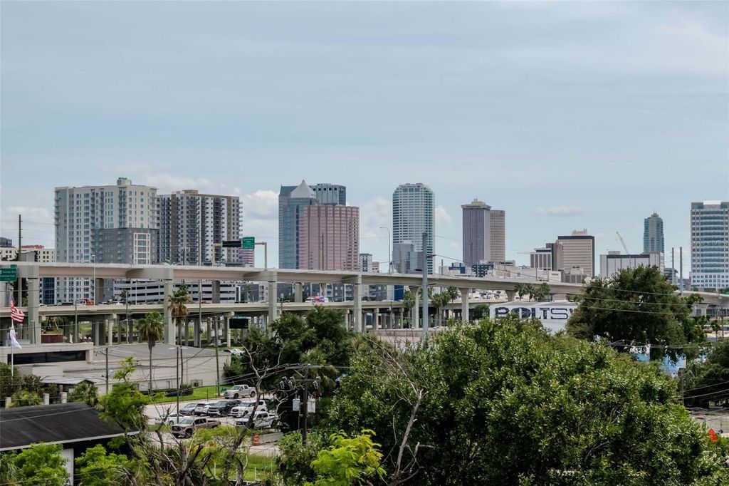 Image 24 of property listing at 1621 E 4TH AVENUE 202, Tampa, FL 33605