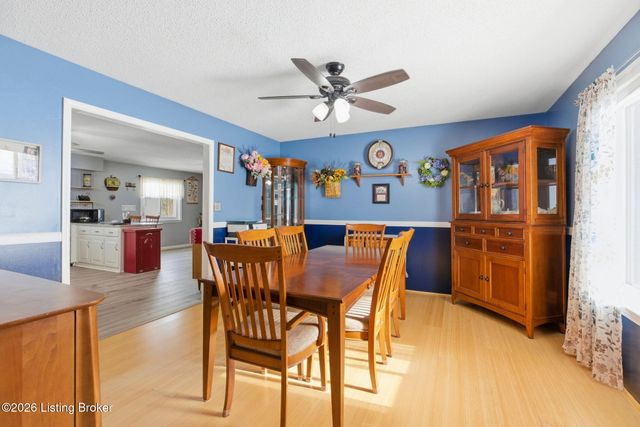 82 N Sunset Ave, Cecilia, KY 42724