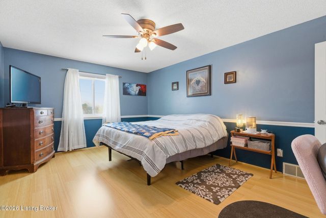 82 N Sunset Ave, Cecilia, KY 42724