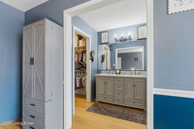 82 N Sunset Ave, Cecilia, KY 42724